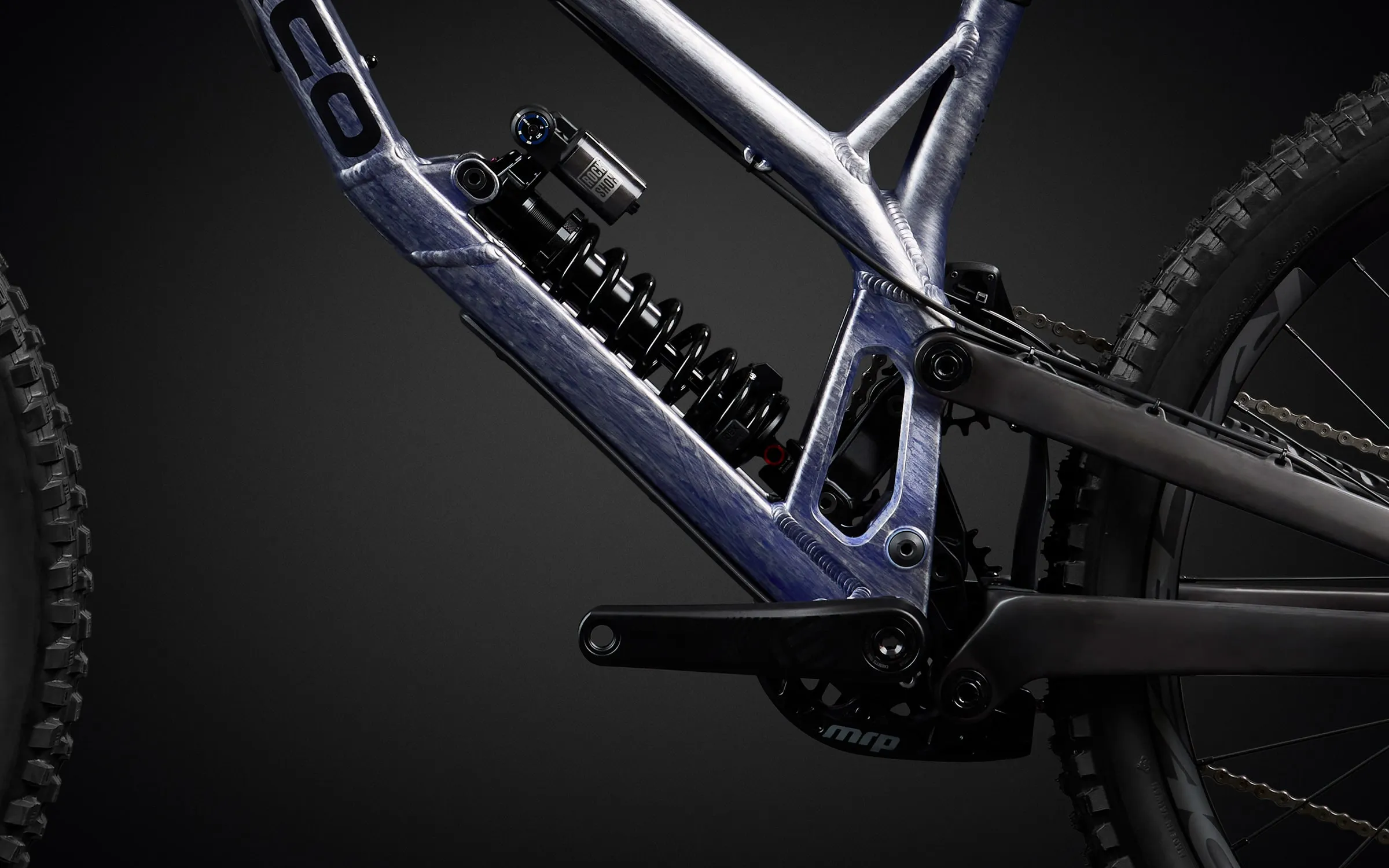 The HVP-6 suspension: coil shock, linkage and carbon rear end